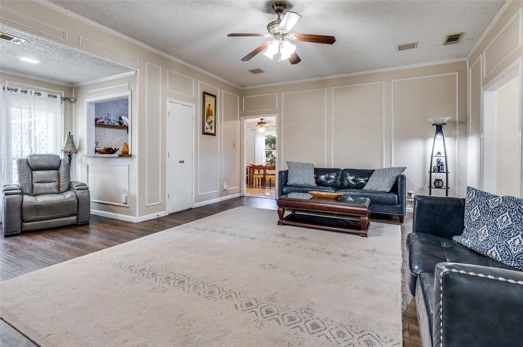 722 Corinthian Pl, Duncanville, TX 75137 photo