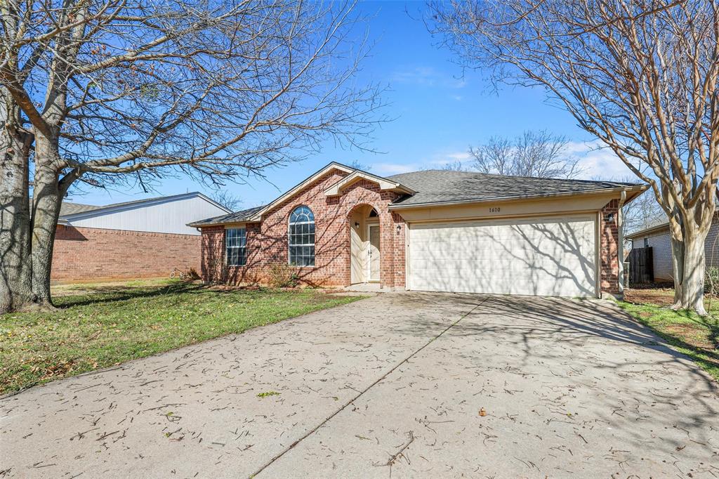 1610 Merritt Dr, Mansfield, TX 76063