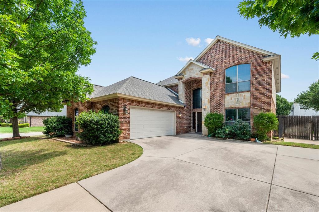 7020 Ridge Crest Dr, North Richland Hills, TX 76182