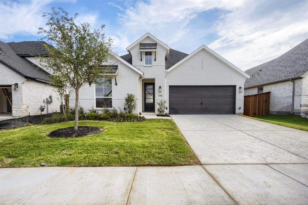 690 Red Cedar Rd, Haslet, TX 76052