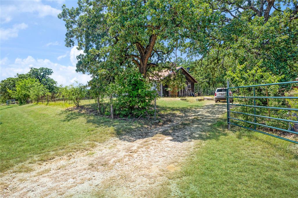 2309 Daniels Dr, Joshua, TX 76058 photo