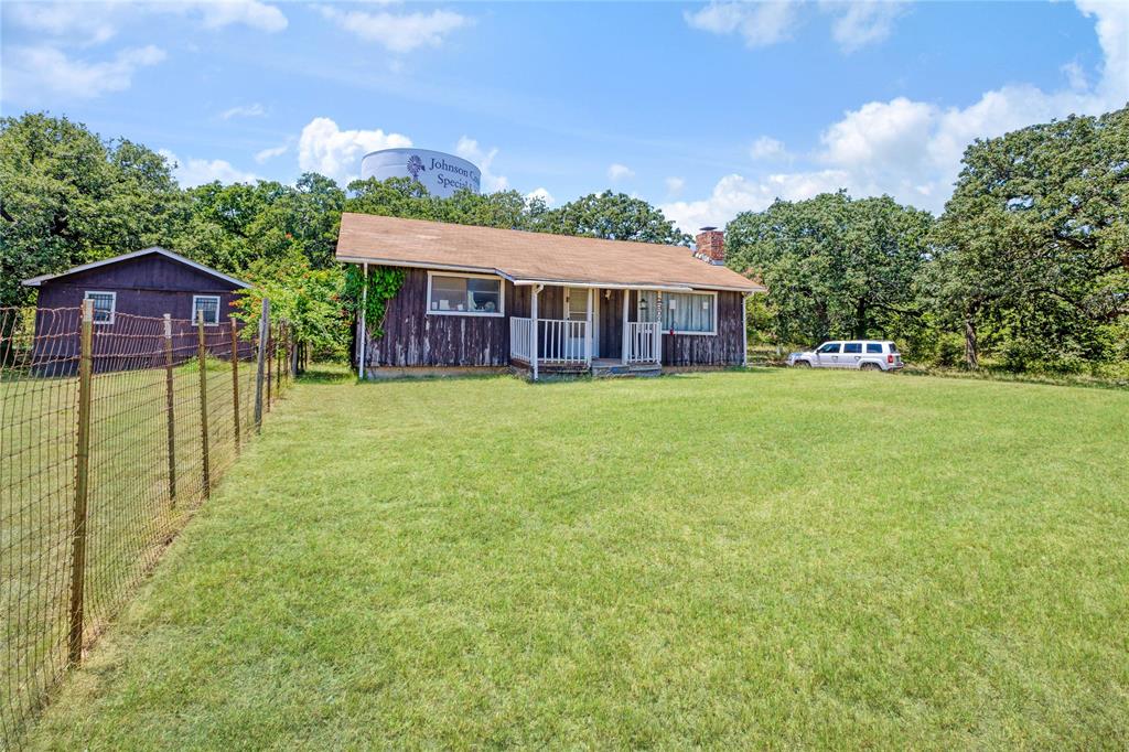 2309 Daniels Dr, Joshua, TX 76058 photo