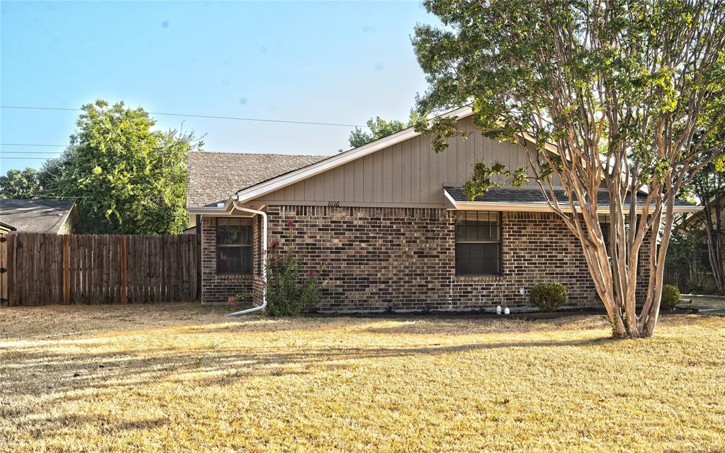 1016 Barclay Dr, Mesquite, TX 75149 photo