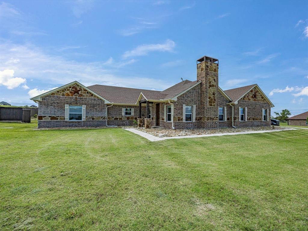 1032 Justin Dr, Springtown, TX 76082