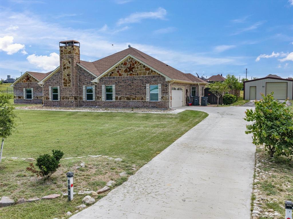 1032 Justin Dr, Springtown, TX 76082 photo