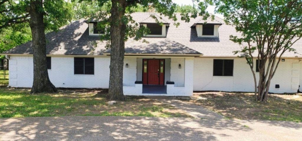 2524 Mockingbird Rd, Burleson, TX 76028