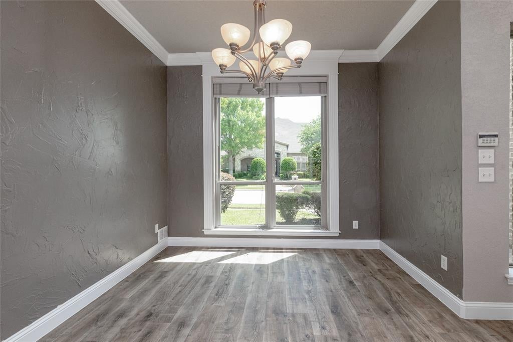 8105 Thornwood Dr, North Richland Hills, TX 76182 photo