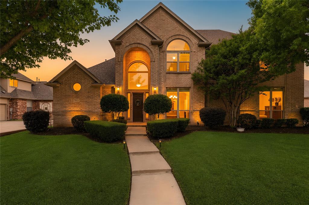 8105 Thornwood Dr, North Richland Hills, TX 76182
