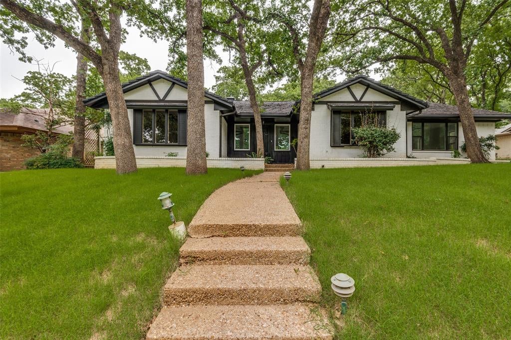 2117 Franklin Dr, Arlington, TX 76011