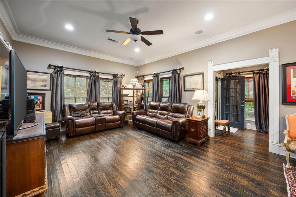 1025 W Main St, Waxahachie, TX 75165 photo