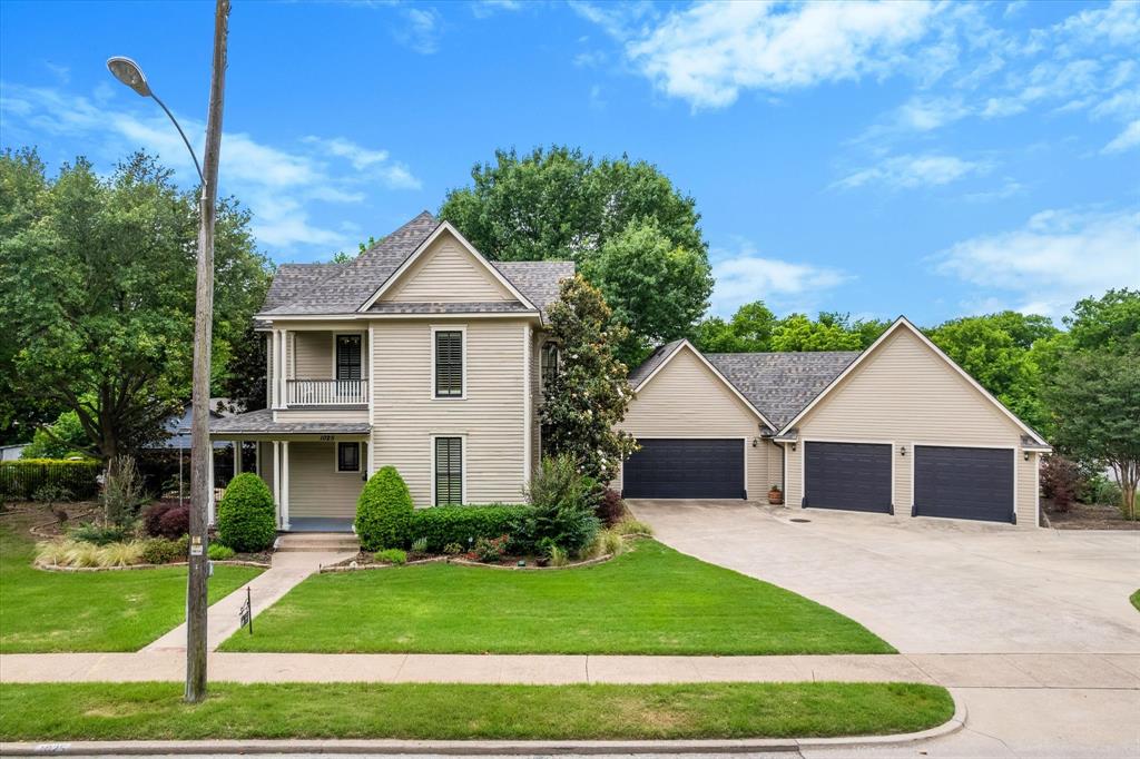 1025 W Main St, Waxahachie, TX 75165 photo
