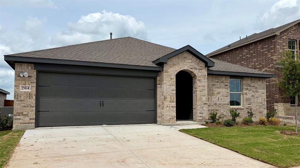 204 Van Horn Dr, Terrell, TX 75160