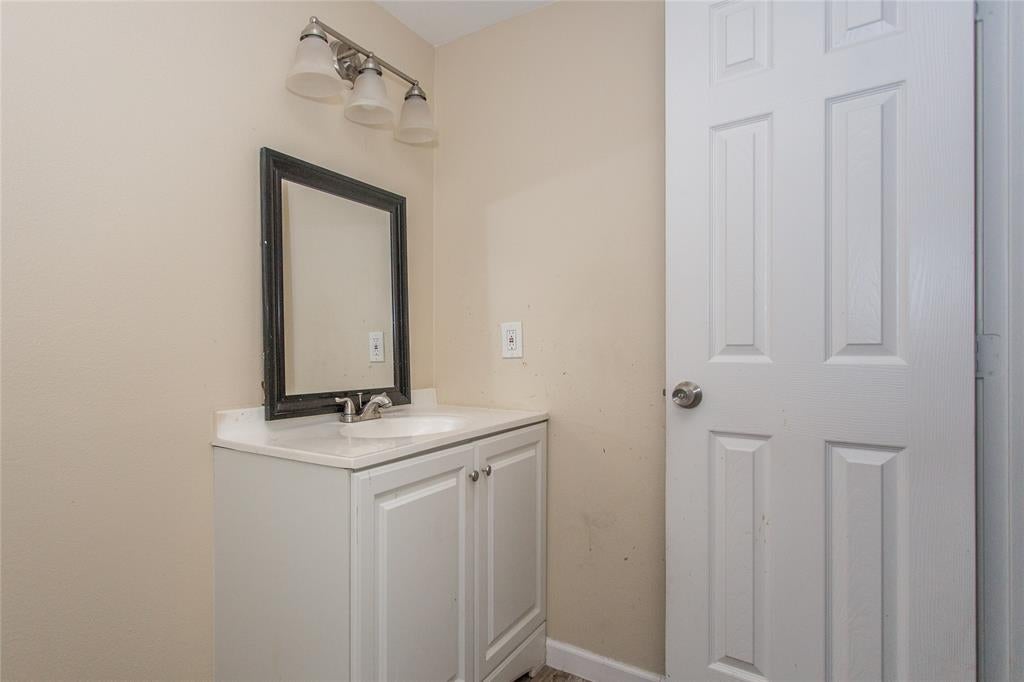 2669 Marfa Ave, Dallas, TX 75216 photo