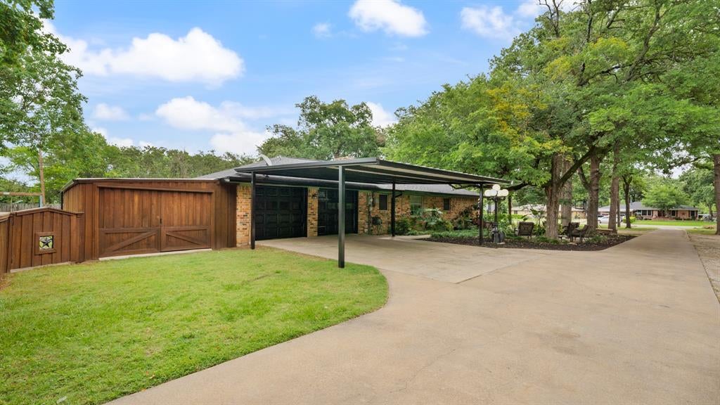313 Shadywood Ln, Seagoville, TX 75159
