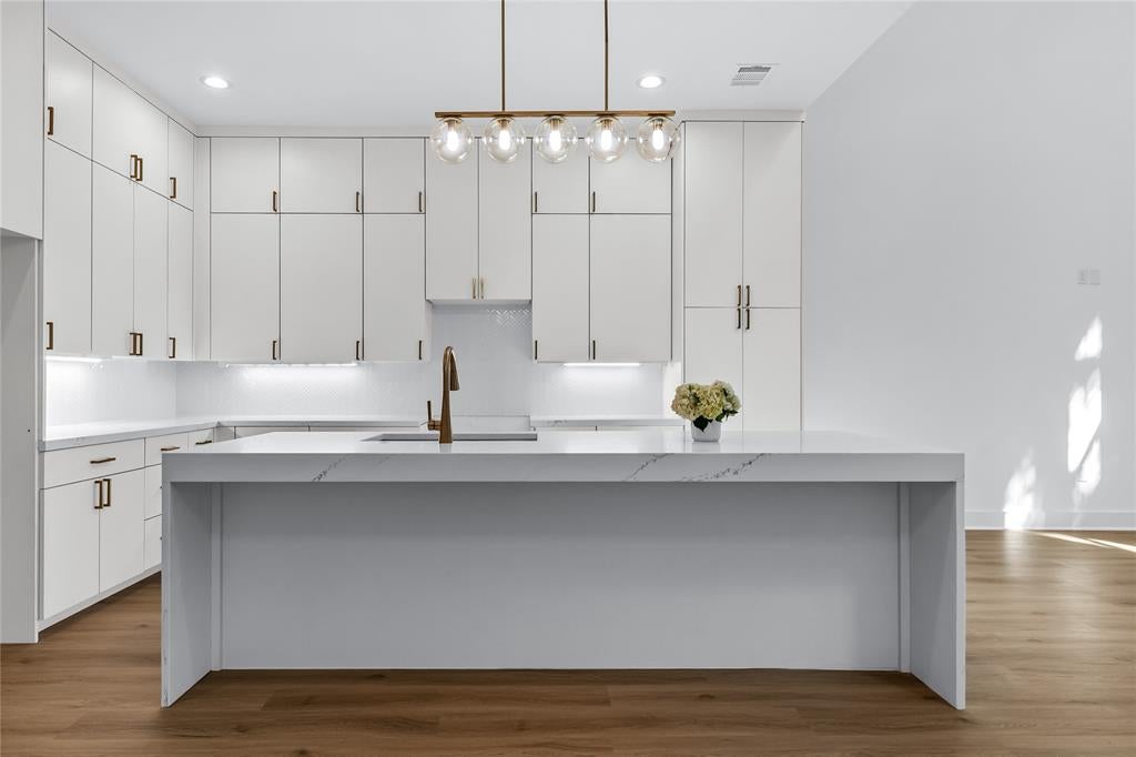 2432 Douglas Ave, Dallas, TX 75219 photo