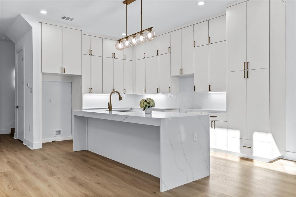 2432 Douglas Ave, Dallas, TX 75219 photo