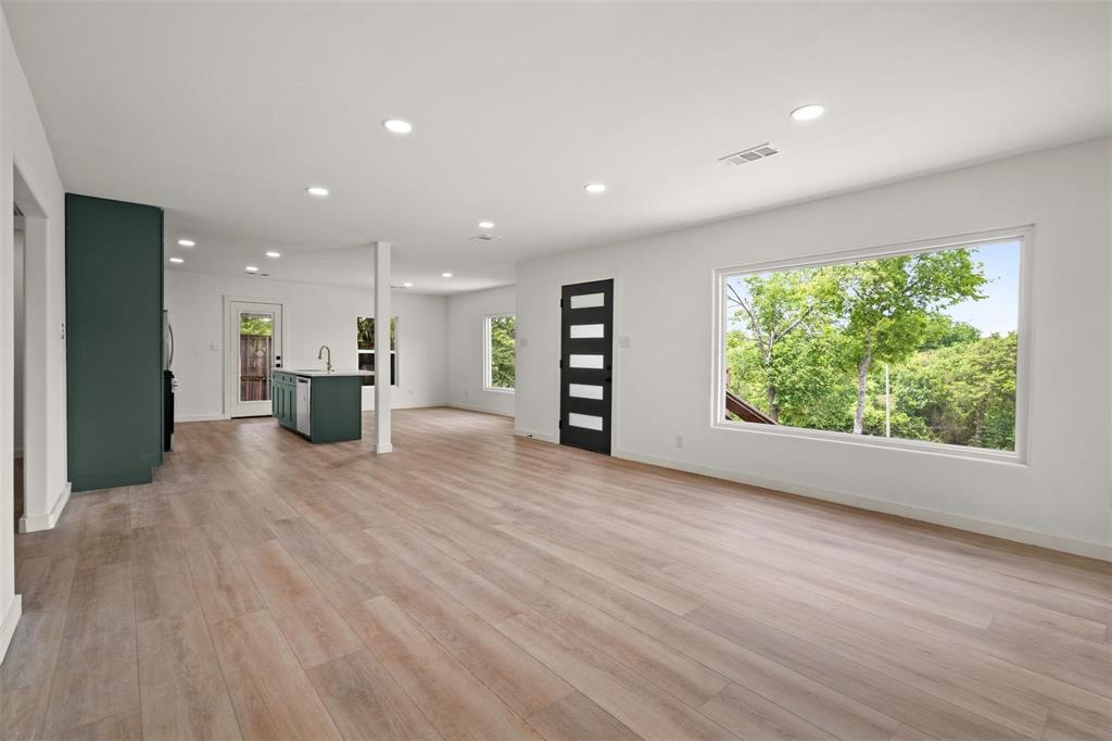 3134 W Jefferson Blvd, Dallas, TX 75211 photo