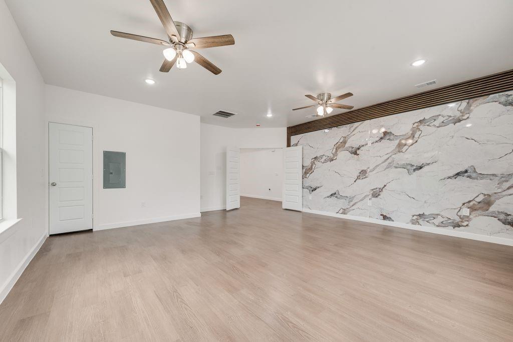 2706 Lenway St, Dallas, TX 75215