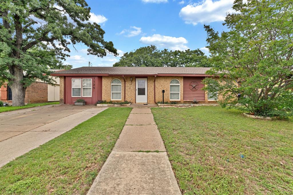 1125 Hillwood Dr, Lewisville, TX 75067