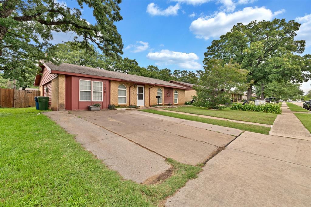 1125 Hillwood Dr, Lewisville, TX 75067 photo