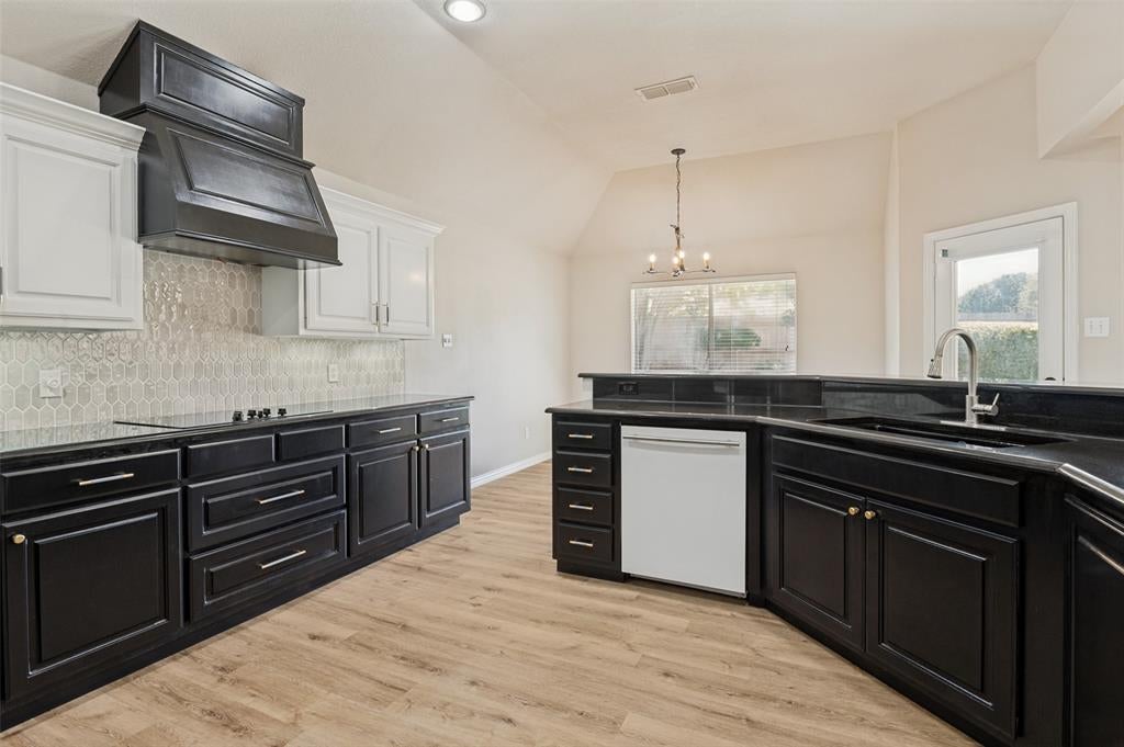 1708 Meadow Crest Ln, Mansfield, TX 76063 photo