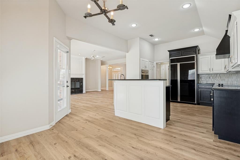 1708 Meadow Crest Ln, Mansfield, TX 76063 photo