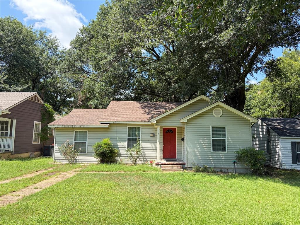 2423 Simpson St, Paris, TX 75460