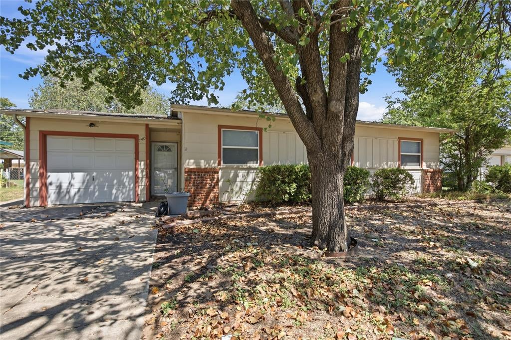 740 Thomas Ave, Hurst, TX 76053
