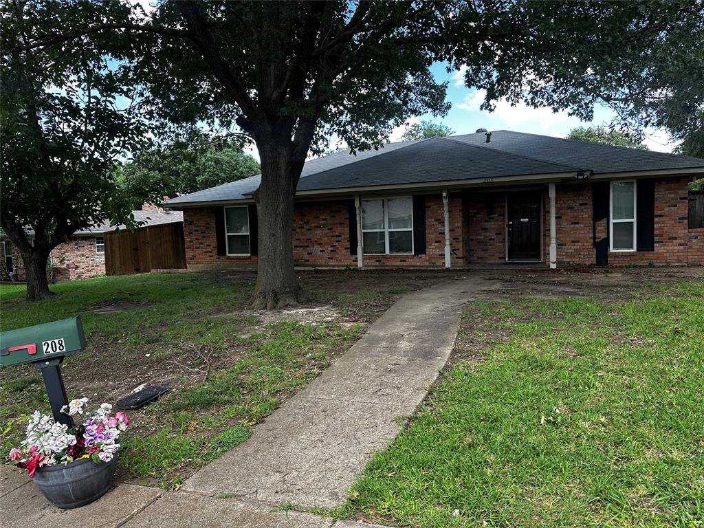 208 Connie Dr, Desoto, TX 75115