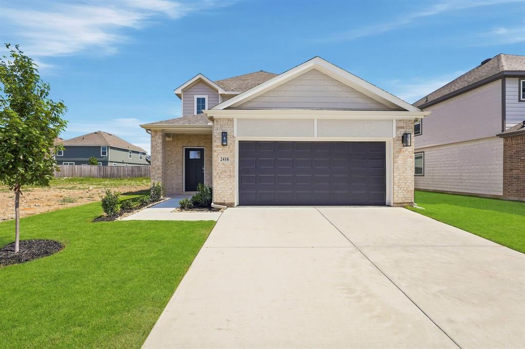 2416 Southern Magnolia Dr, Fort Worth, TX 76123