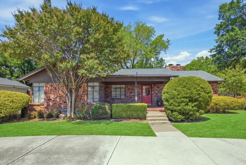 3808 Trail Lake Dr, Fort Worth, TX 76109