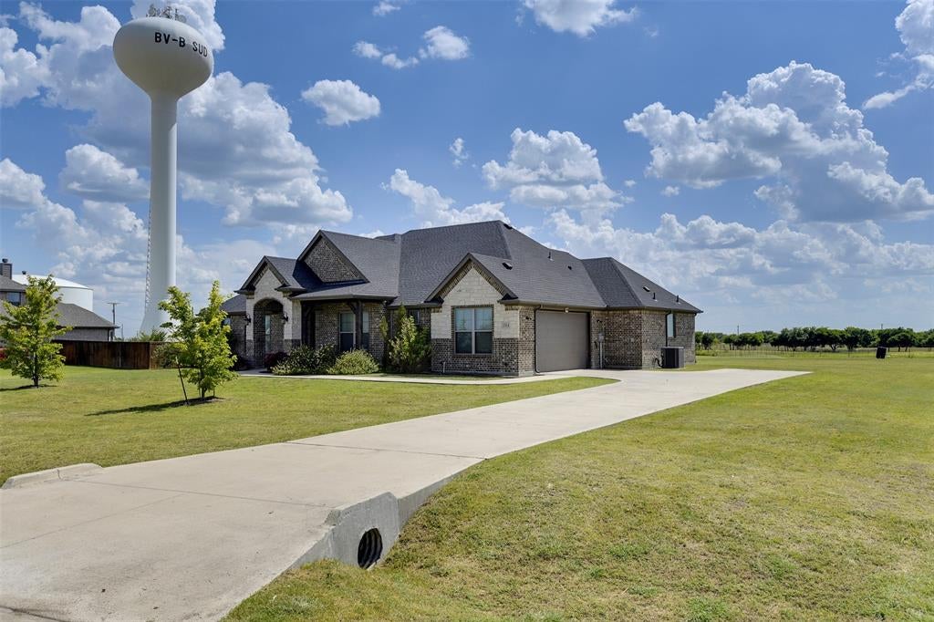 201 Evening Fire Dr, Waxahachie, TX 75167 photo