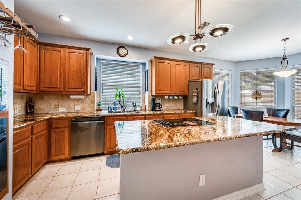 8421 Parkdale Dr, North Richland Hills, TX 76182 photo