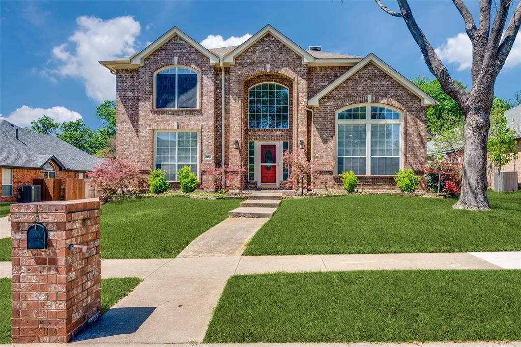 8421 Parkdale Dr, North Richland Hills, TX 76182