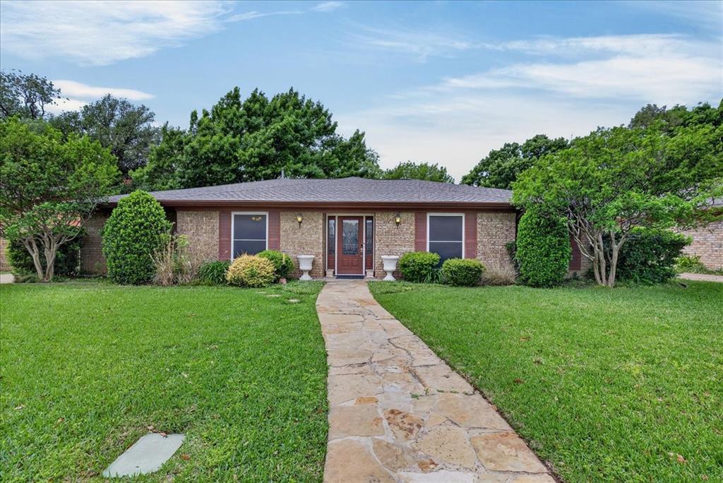 1808 Cedar Elm Dr, Arlington, TX 76012