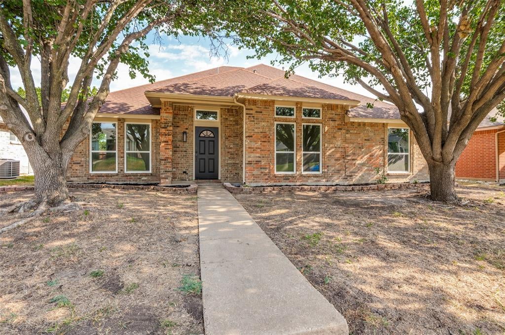 5849 Baker Dr, The Colony, TX 75056 photo