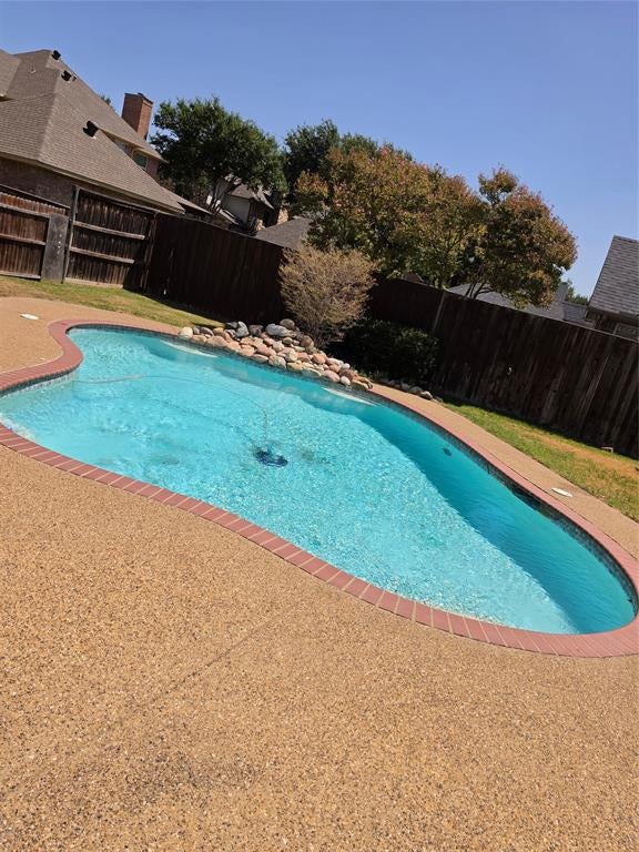 2720 Springhill Dr, Grapevine, TX 76051