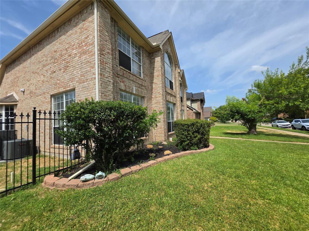 2720 Springhill Dr, Grapevine, TX 76051 photo