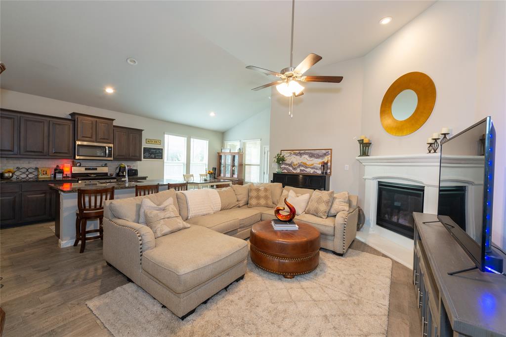 517 Redding Dr, Saginaw, TX 76131 photo