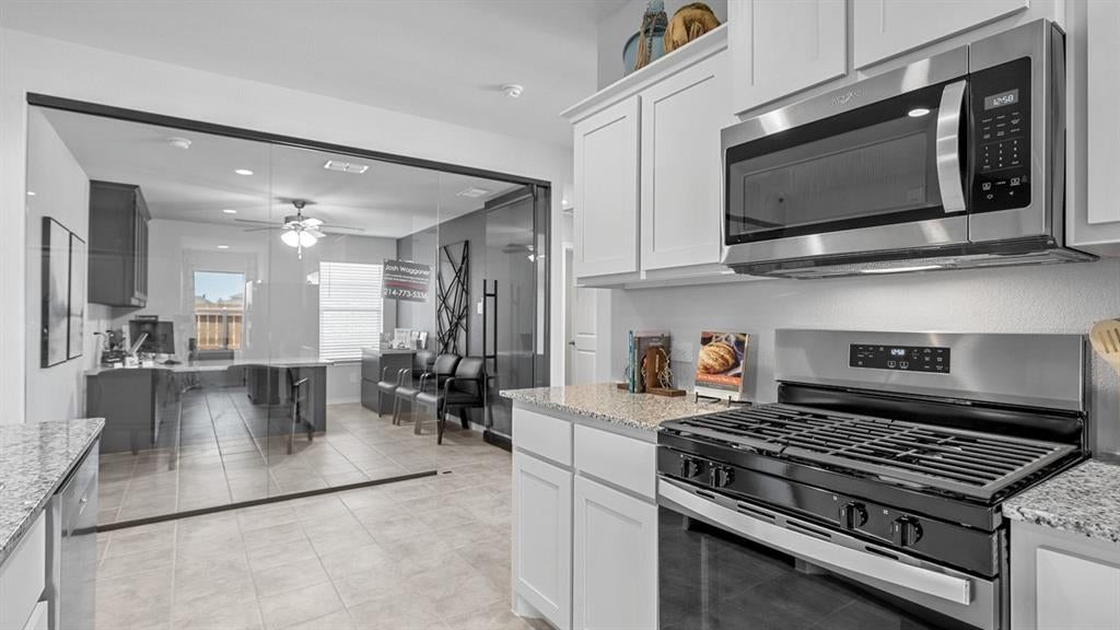 1104 Belhaven St, Granbury, TX 76048 photo