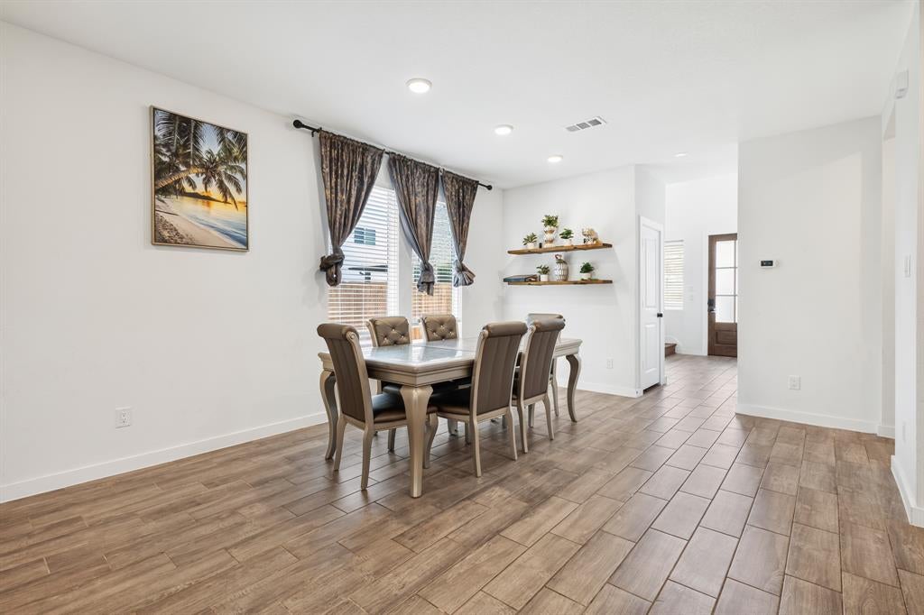 4539 Hogans Alley Dr, Arlington, TX 76001 photo