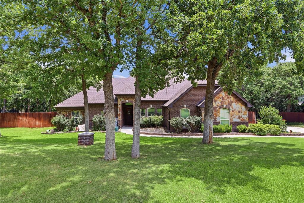 145 Foxpointe Cir, Weatherford, TX 76087