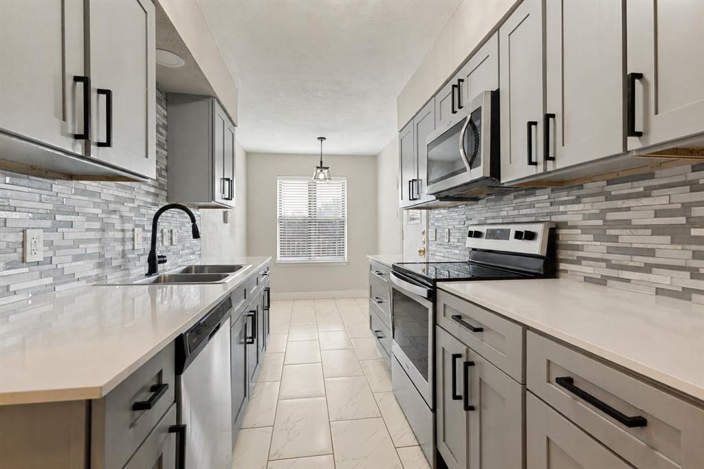 13899 Brookgreen Dr, Dallas, TX 75240 photo