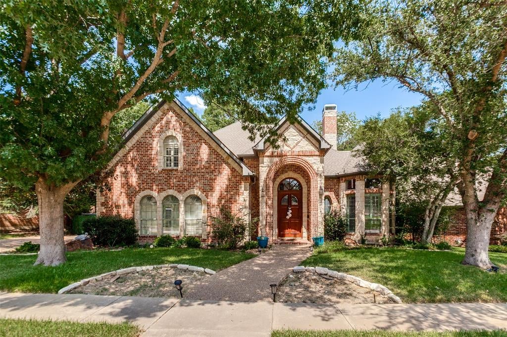 1119 Winding Brook Dr, Garland, TX 75044