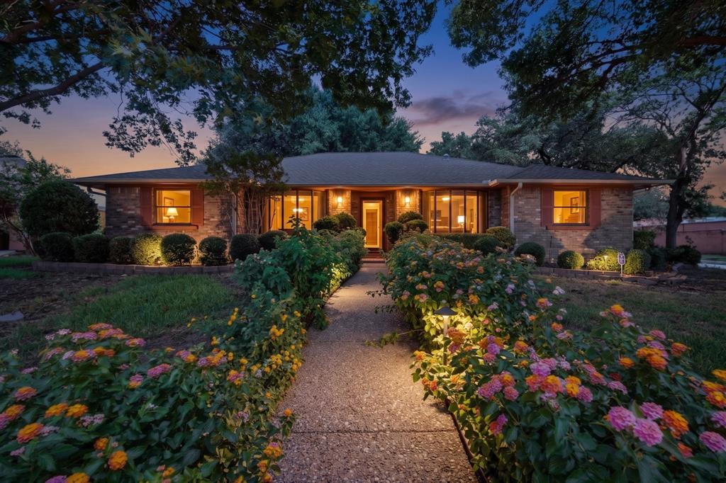1000 Townsend Ln, Desoto, TX 75115