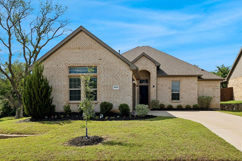 1010 Silver Oak Dr, Mansfield, TX 76063