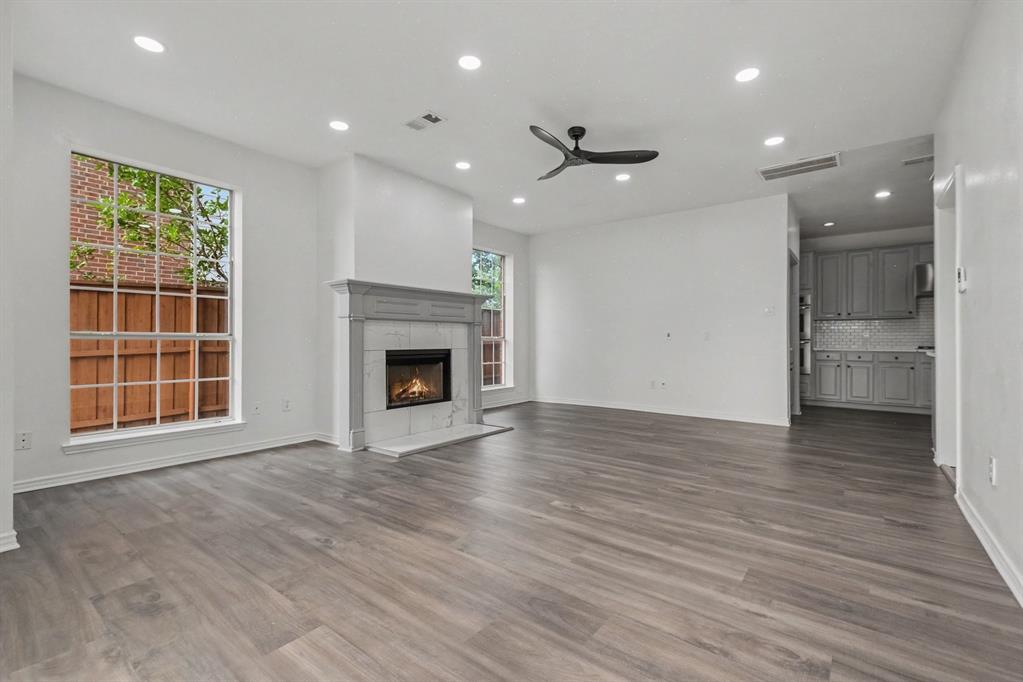 2406 Manchester Dr, Carrollton, TX 75006 photo