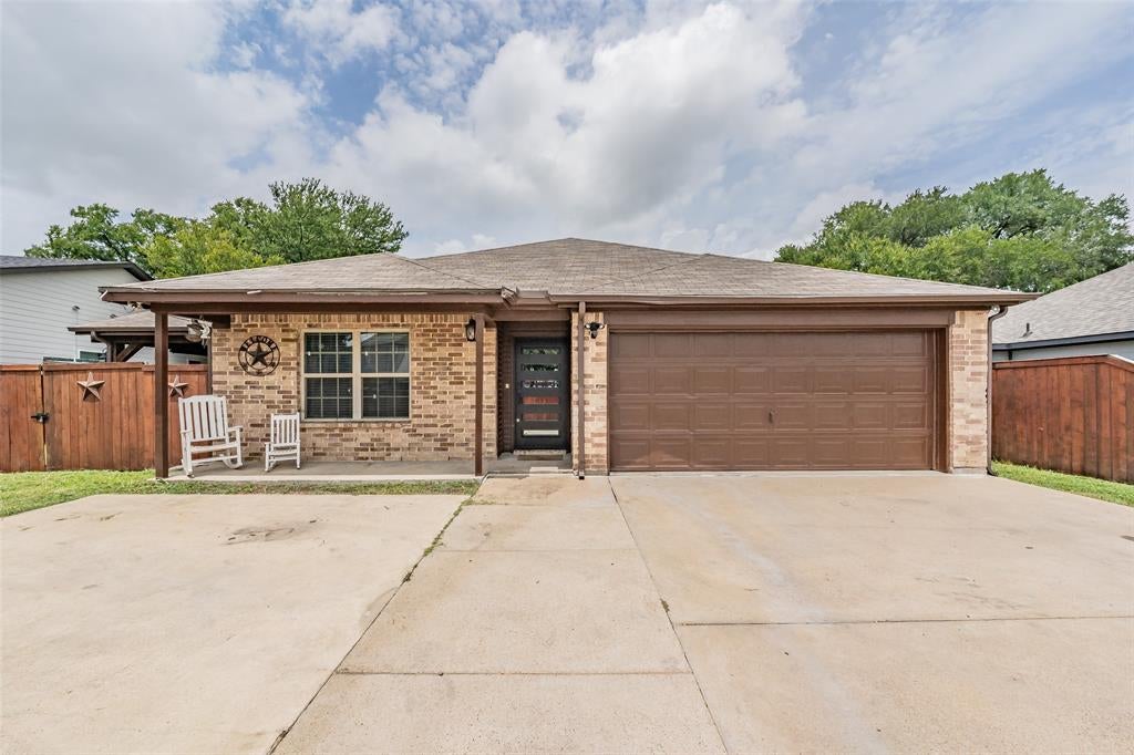 8015 Leigh Ann Dr, Dallas, TX 75232