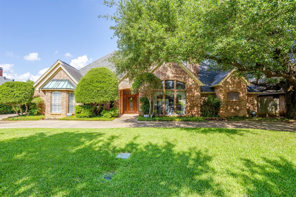 2006 Lake Country Dr, Arlington, TX 76012