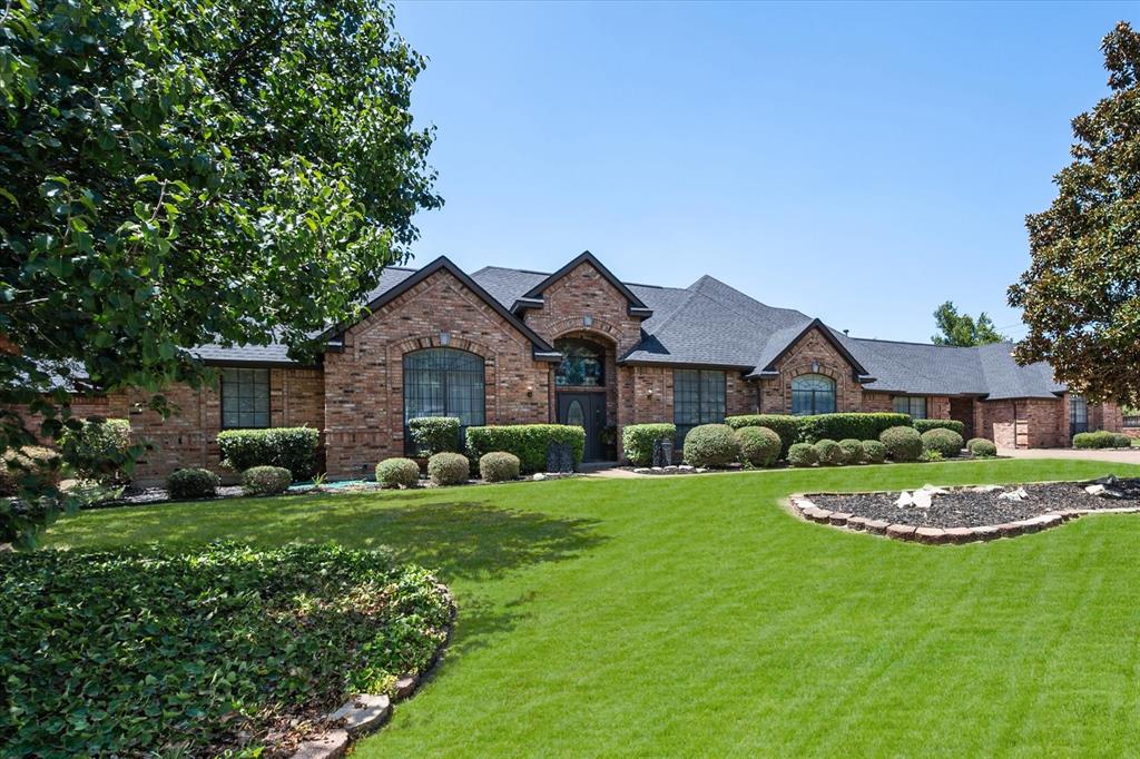1388 Fairhaven Dr, Mansfield, TX 76063